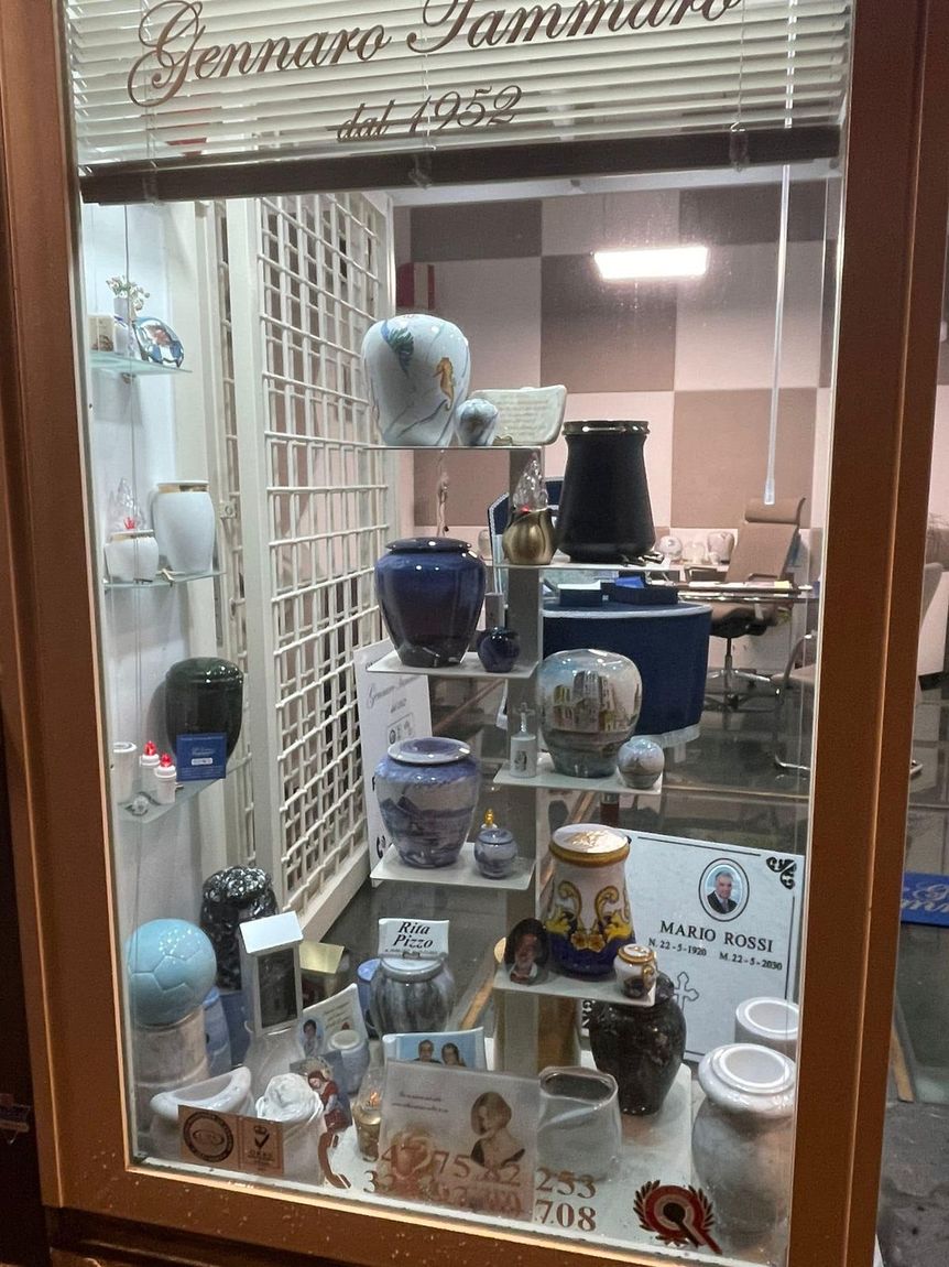 Dispersione ceneri e urne cinerarie a Pozzuoli - Onoranze Funebri Tammaro